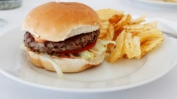 Ne, Bajden ne želi da "otme" Amerikancima hamburgere