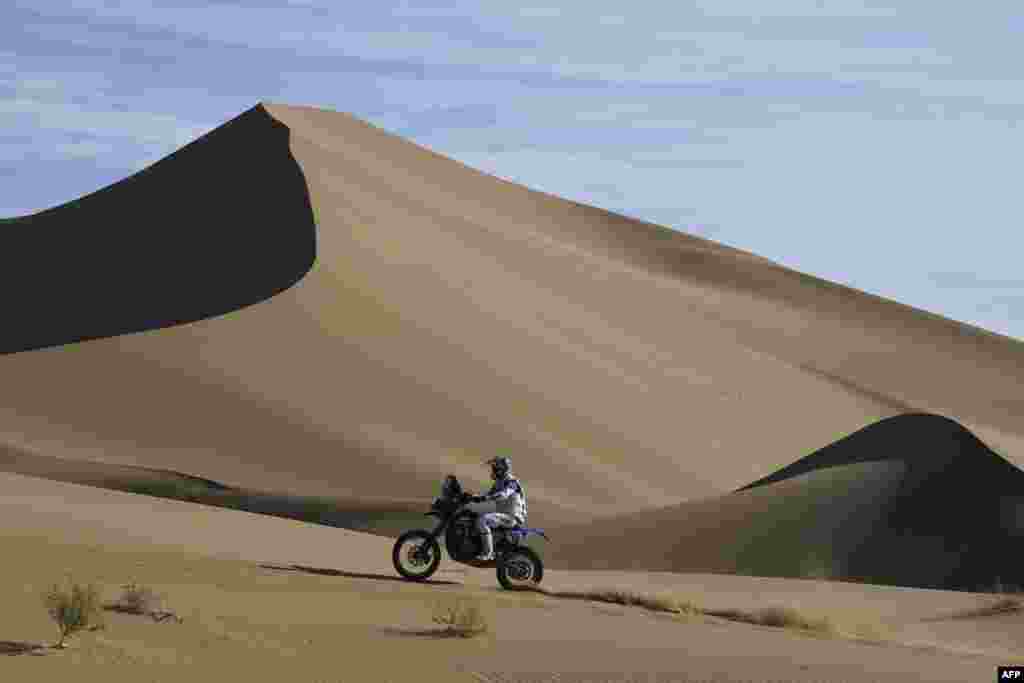 France&#39;s Adrien Van Beveren rides his Yamaha WR450F Rally during the ninth stage of the Silk Way Rally 2019 from Alashan to Jiayuguan, China, July 15, 2019.