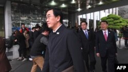 韩国统一部长官赵明均2018年3月29日前往板门店（法新社）