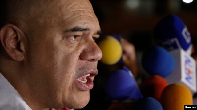 La Mesa de Unidad Democrática (MUD) ha calificado las impugnaciones de "intento de golpe de Estado judicial".
