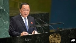 Menteri Luar Negeri Korea Utara Ri Yong Ho berbicara di hadapan sidang ke-73 Majelis Umum PBB di markas PBB, New York, 29 September 2018.