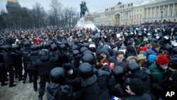 2021年1月23日俄罗斯圣彼得堡抗议反对派领导人纳瓦尔尼被逮捕的活动人士与警方发生冲突。