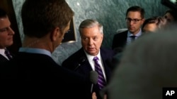 El senado republicano Lindsey Graham dijo que quería escuchar directamente del secretario de Defensa, Jim Mattis. 