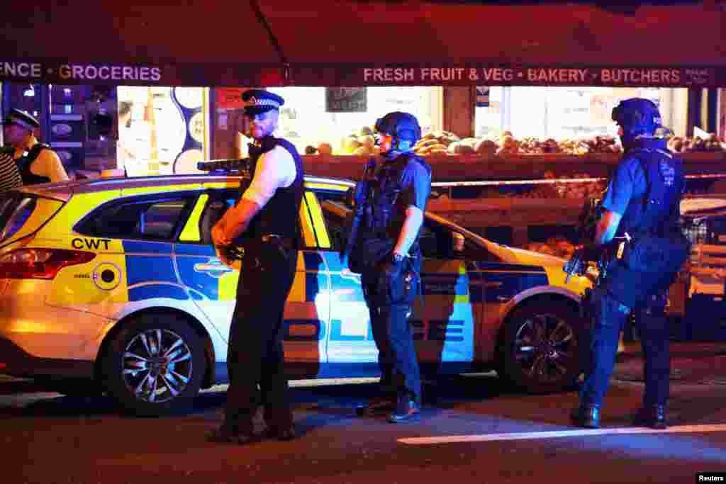 بامداد دوشنبه یک خودروی ون به سمت مسلمانان در مسجدی در شمال لندن حمله کرد که یک کشته برجای گذاشت. بریتانیا این حمله را تروریستی نامید.