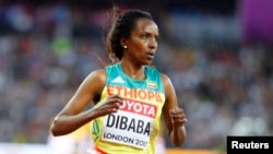 Tirunesh Dibaba, l'éthiopienne triple championne olympique, à Londres, le 5 août 2017.