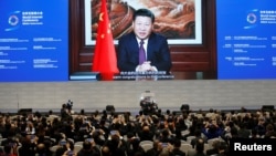 资料照：中国国家主席习近平在浙江乌镇举行的第三届世界互联网大会开幕式上讲话。(2016年11月16日)