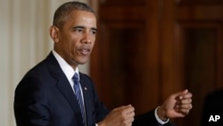 바락 오바마 미국 대통령이 2일 워싱턴을 방문한 리셴룽 싱가포르 총리와 백악관에서 정상회담에 이어 공동 기자회견을 가졌다.