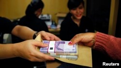 Rupiah, yang merupakan mata uang Asia dengan kinerja terburuk. (Foto: Dok)