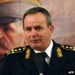 Načelnik Generalštaba Miloje Miletić na izložbi u Domu Vojske Srbije