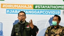 Gubernur Jawa Barat Ridwan Kamil usai Rapat Koordinasi Dampak Pandemi COVID-19 terhadap Perekonomian Jawa Barat, di Gedung Sate Bandung, 26 Maret 2020. (Foto: Courtesy/Humas Jabar)