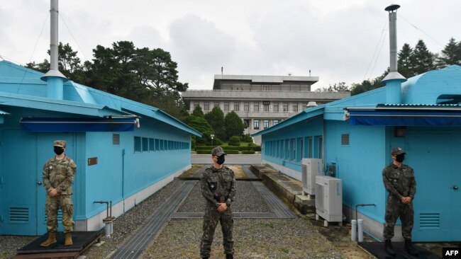 Forca amerikane dhe koreanojugore në vijën ndarëse të Koreve