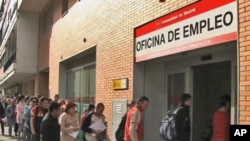 Unemployment line in Spain