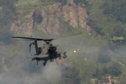 미 육군 AH-64 아파치 공격헬기 부대가 한국 포천 사격장에서 열린 미한 실사격훈련에 참가했다. (자료사진)