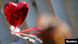 Las celebraciones por el Día de San Valentín se extienden a casi todas las naciones con tradiciones católicas, aunque otras culturas se han unido a la celebración.