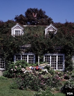 A lovely and inviting Nantucket cottage. (Carol M. Highsmith)