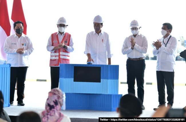 Presiden Jokowi mengawali kunjungan kerja di Provinsi NTT dengan meresmikan Terminal Multipurpose Wae Kelambu Pelabuhan Labuan Bajo, di Kabupaten Manggarai Barat, Kamis, 14 Oktober 2021. (Twitter/@setkabgoid)