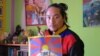 藏人活动人士和音乐艺术家旦丁才旦在印度达兰萨拉。他的第一部专辑《通衢大道》（Open Road）的灵感来自于2008年的拉萨反抗事件以及2009年以来的自焚潮。 （美国之音布罗德黑德拍摄）