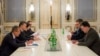 Presiden dan Oposisi Ukraina Adakan Pembicaraan Krisis