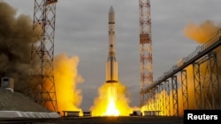 The Proton-M rocket, carrying the ExoMars 2016 spacecraft to Mars, blasts off from the launchpad at Baikonur cosmodrome, Kazakhstan, March 14, 2016.