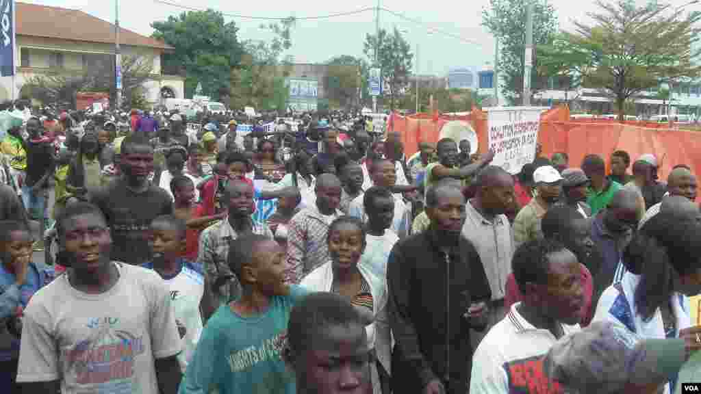Protesters in Goma, DRC, Nov. 28, 2012 (VOA Photo / Primo-Pascal Rydahigwa)