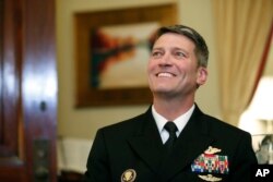 Ronny Jackson, dokter Gedung Putih dan Laksamana Muda Angkatan Laut AS di Gedung Capitol, Washington D.C., 16 April 2018. (Foto: dok).