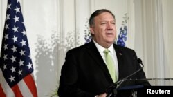 El secretario de Estado de Estados Unidos, Mike Pompeo, habla en una conferencia de prensa conjunta en La Haya, Países Bajos. Foto de archivo.