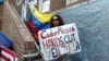 Dos mujeres, dos caras de la toma de la embajada de Venezuela en EE.UU.