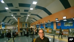 Interior de la Terminal 2 del aeropuerto internacional José Martí de La Habana. El gobierno cubano licitó a dos firmas francesas para ampliar y administrar el aeropuerto.