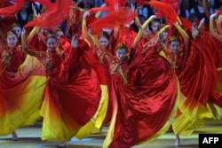庆祝香港主权回归中国20周年的香港文艺晚会上的舞蹈（2017年6月30日）。