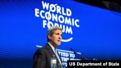 美国国务卿克里在达沃斯论坛发表演讲（图片来源：美国国务院）