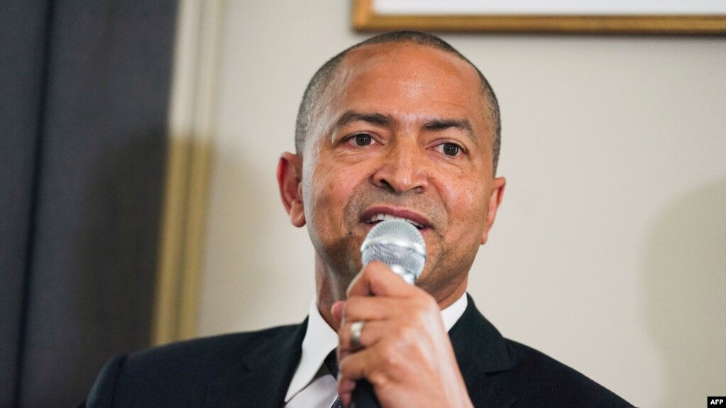 L' opposant congolais Moise Katumbi tient une conférence de presse à Paris, le 16 juin 2017.