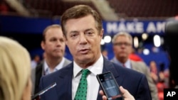 លោក Paul Manafort ប្រធាន​ក្រុម​ចាត់ចែង​ការ​ឃោសនា​របស់​លោក Trump ថ្លែង​ទៅ​កាន់​អ្នក​កាសែត​នៅ​ក្នុង​សន្និបាត​ជាតិ​របស់​គណបក្ស​សាធារណរដ្ឋ​ នៅ​មជ្ឈមណ្ឌល Quicken Loans Arena ក្នុង​ក្រុង Cleveland។