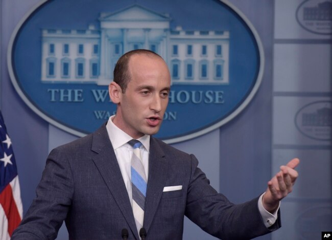 ׌m߼˹ٷҡ(Stephen Miller)ڰ׌mϣ201782գ