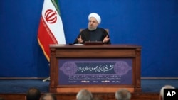 지난 17일 이란 테헤란에서 하산 로하니 대통령이 기자회견을 하고 있다.