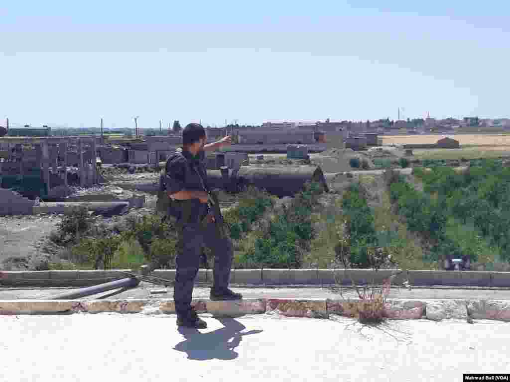 SDF fighters inside Raqqa