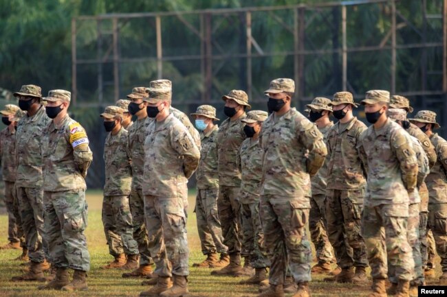Prajurit Angkatan Darat AS dalam pembukaan Latihan Gabungan Perisai Garuda 2021 di Pusat Latihan Tempur TNI Angkatan Darat di Baturaja, Sumatera Selatan. (Foto: Antara via Reuters)