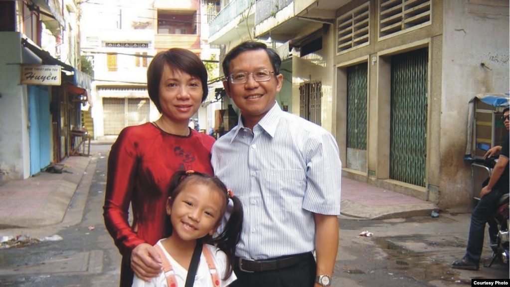 Ông Phạm Minh Hoàng và gia đình.