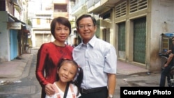 Ông Phạm Minh Hoàng và gia đình.