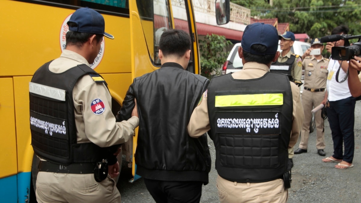 Cambodia Deports Telephone Fraud Suspects To China