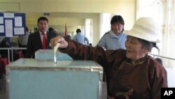 蒙古人選舉新一屆議會議員