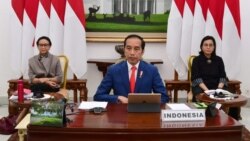 Presiden Joko Widodo didampingi Menlu Retno Marsudi dan Menkeu Sri Mulyani dalam KTT Luar Biasa G20 "Virtual", Kamis 26/3 (foto: Setpres RI).