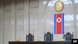 Mahkamah Agung Korea Utara mengeluarkan keterangan terkait sebagian tuduhan atas Kenneth Bae, pemandu wisata warga AS yang dijatuhi hukuman kerja paksa selama 15 tahun di negara tersebut, Kamis (9/5).