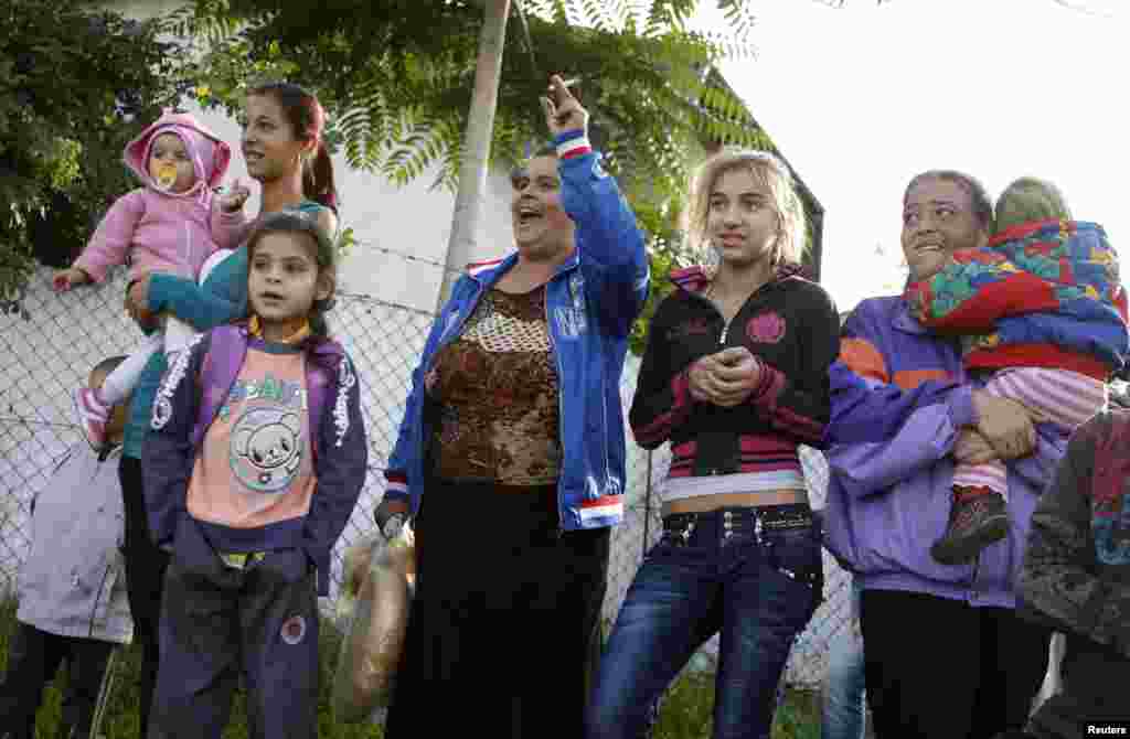 ہنگری میں اس خانہ بدوش قبیلے کو معاشرے کے لیے برا قرار دیے جانے پر روما افراد سراپا احتجاج ہیں