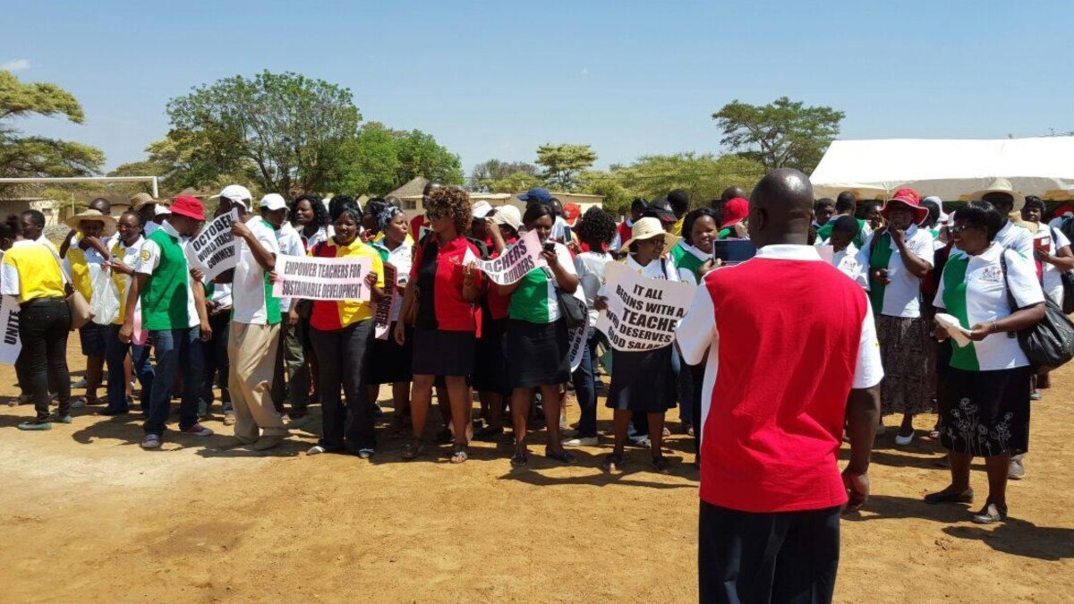 Zimbabwe Teachers Threaten to Strike Over Unpaid 2015 Bonuses