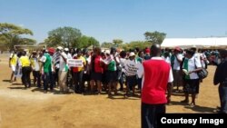 Teachers say they won't accept the $100.00 the government is offering as advance payment for the month of June. (File Photo: ZIMTA)