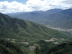 ہمالیہ کے دامن میں واقع بھوٹان کا ایک منظر، فائل فوٹو