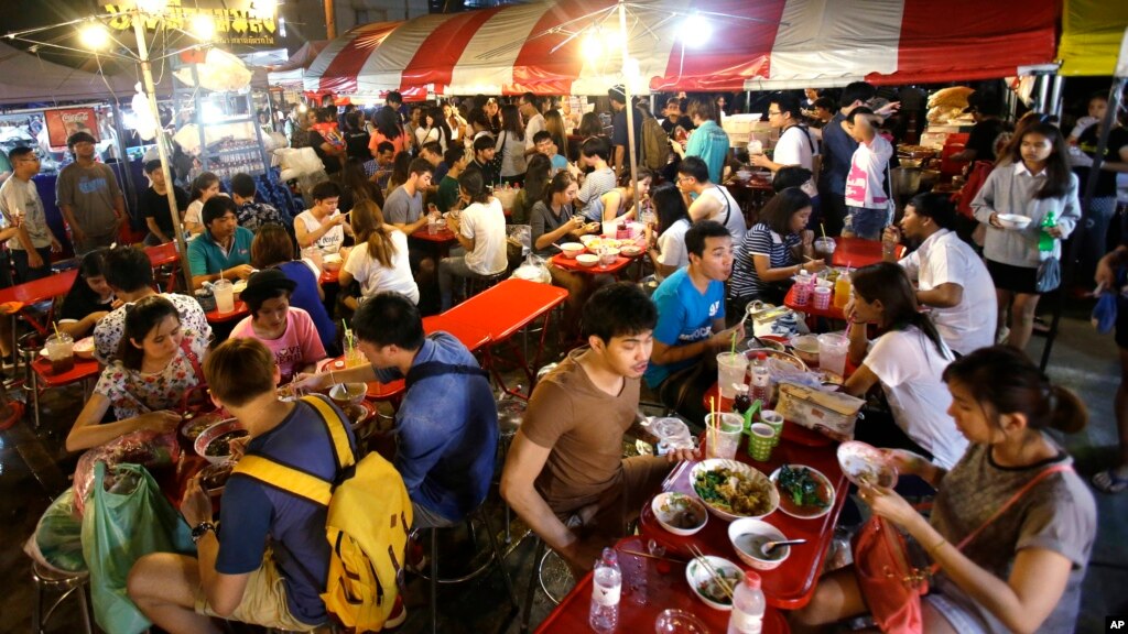 Thai Officials Ban Bangkok's World Famous Street Food - Voice of America