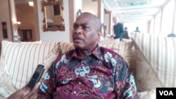  Abel Chivukuvuku acusa TC de má-fé