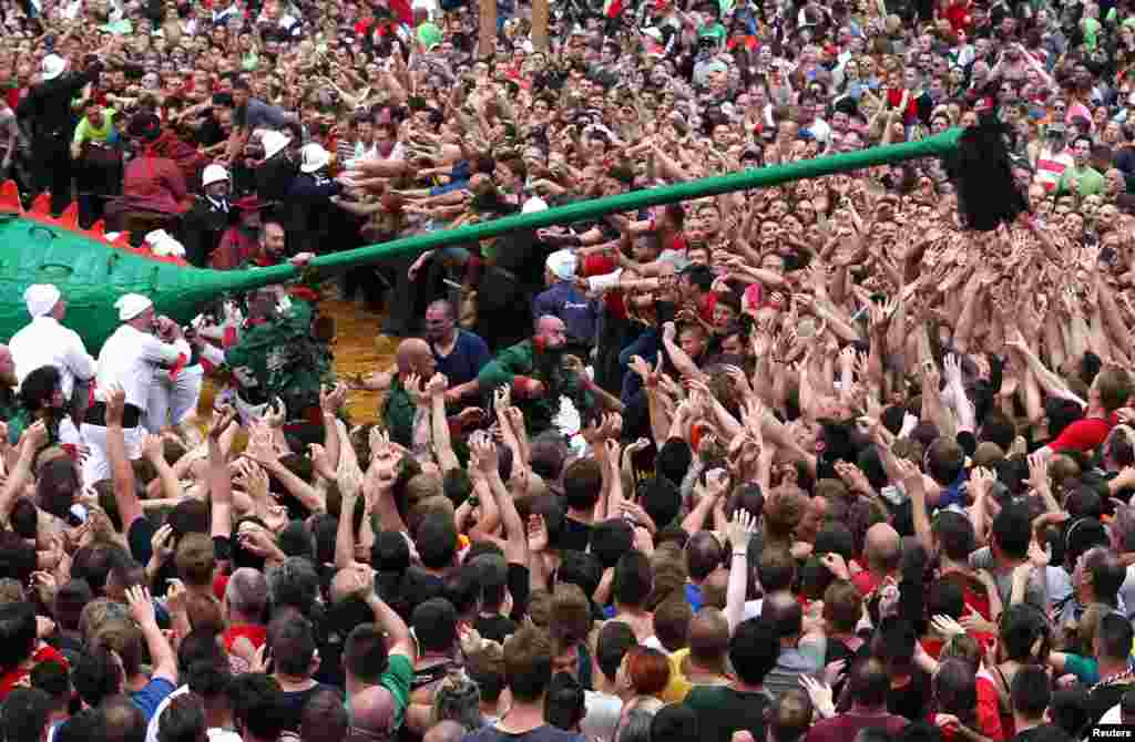 Belçika - Doudou festivalı &nbsp;