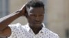 Un Malien sans-papiers sauve un enfant suspendu dans le vide à Paris 